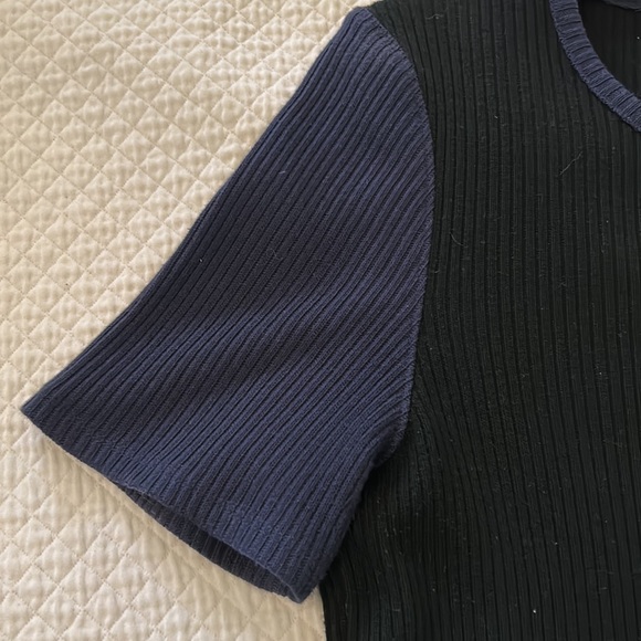 Tory, Burch, short sleeve, black and blue sweater with cut outs size large - Picture 10 of 10